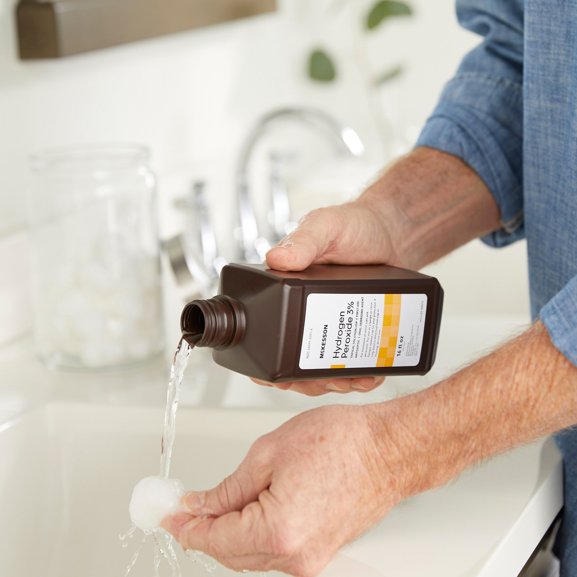 McKesson Hydrogen Peroxide Antiseptic, 16-ounce bottle - Image 4