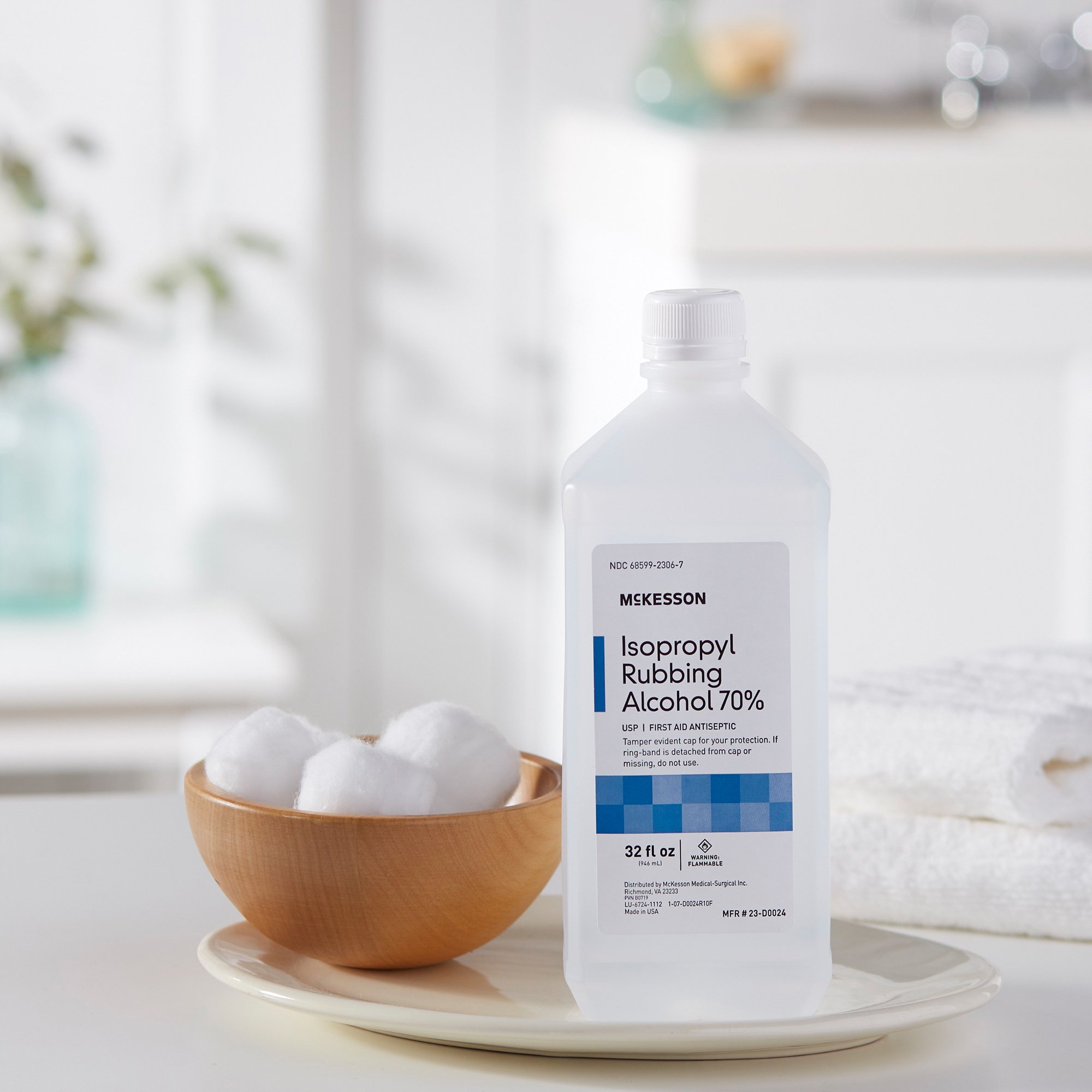 McKesson Isopropyl Alcohol Antiseptic, 32-ounce bottle - Image 5