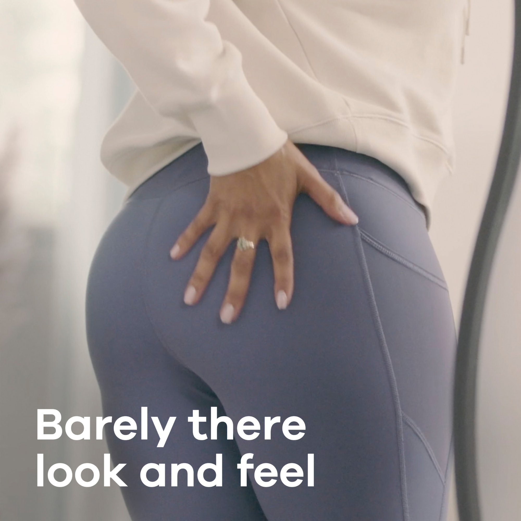 Always® Discreet Bladder Control Pad, Size 3 - Image 4