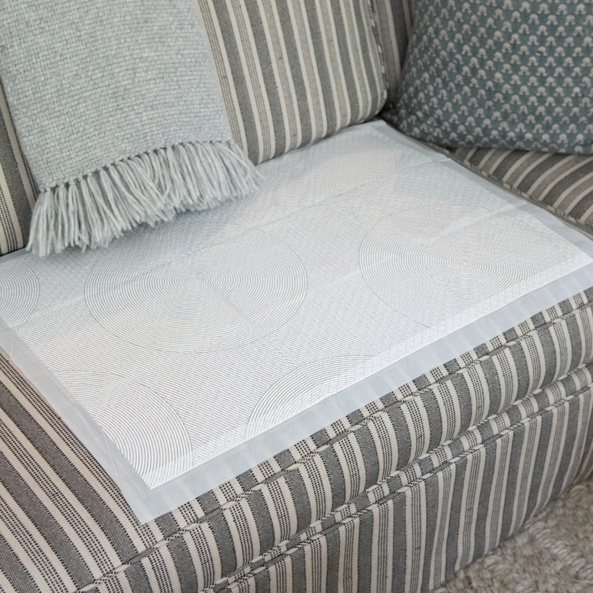 Boom Home Medical Flourish Ultra Absorbent Underpads, Dove Gray - Image 4