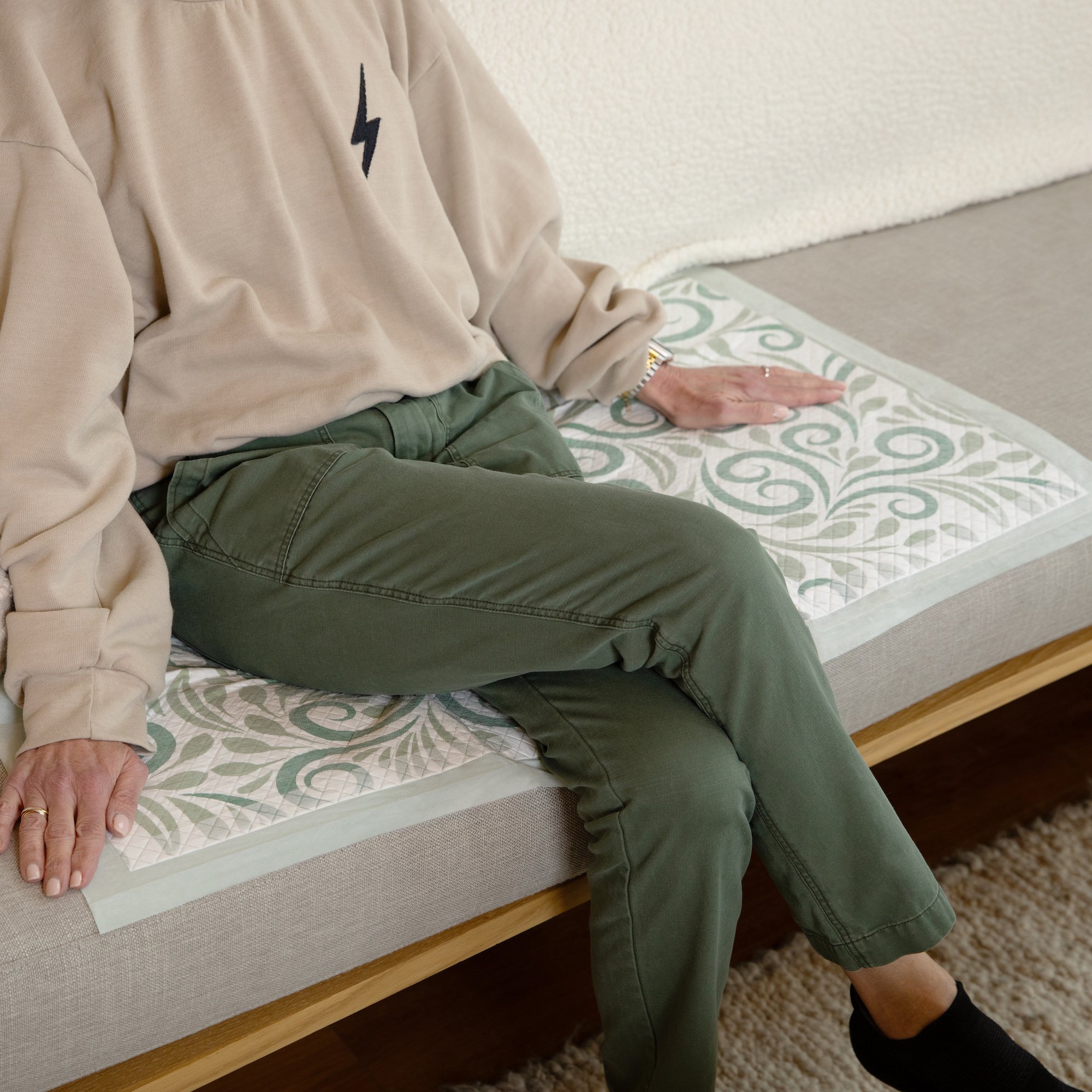 Boom Home Medical Flourish Ultra Absorbent Underpads, Sage Green - Image 4