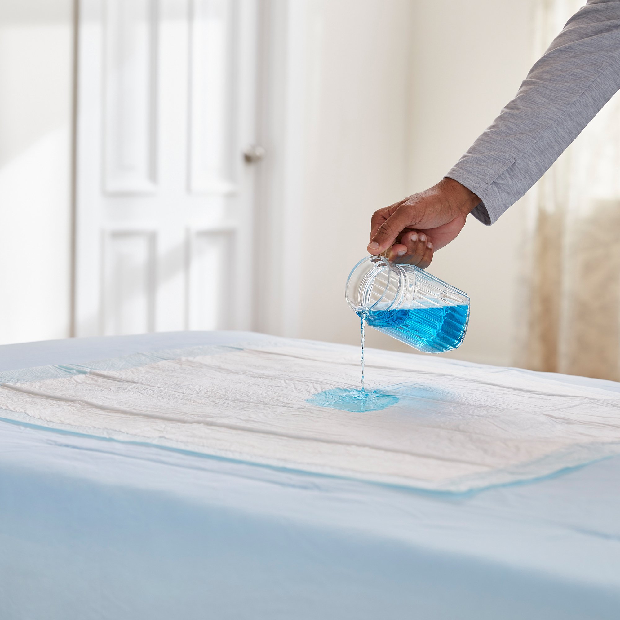 McKesson Super Moderate Absorbency Underpad, 30 x 36 Inch - 60 ct. - Image 9