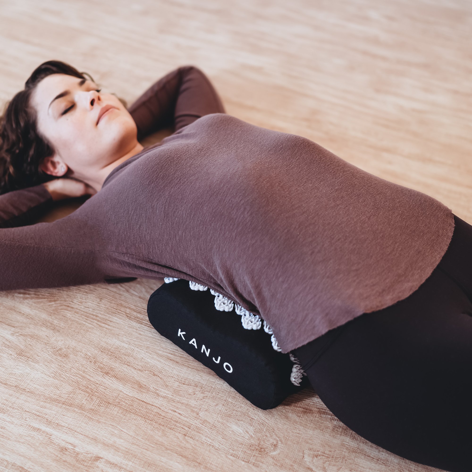 Kanjo Vibrating Acupressure Pillow - Image 6