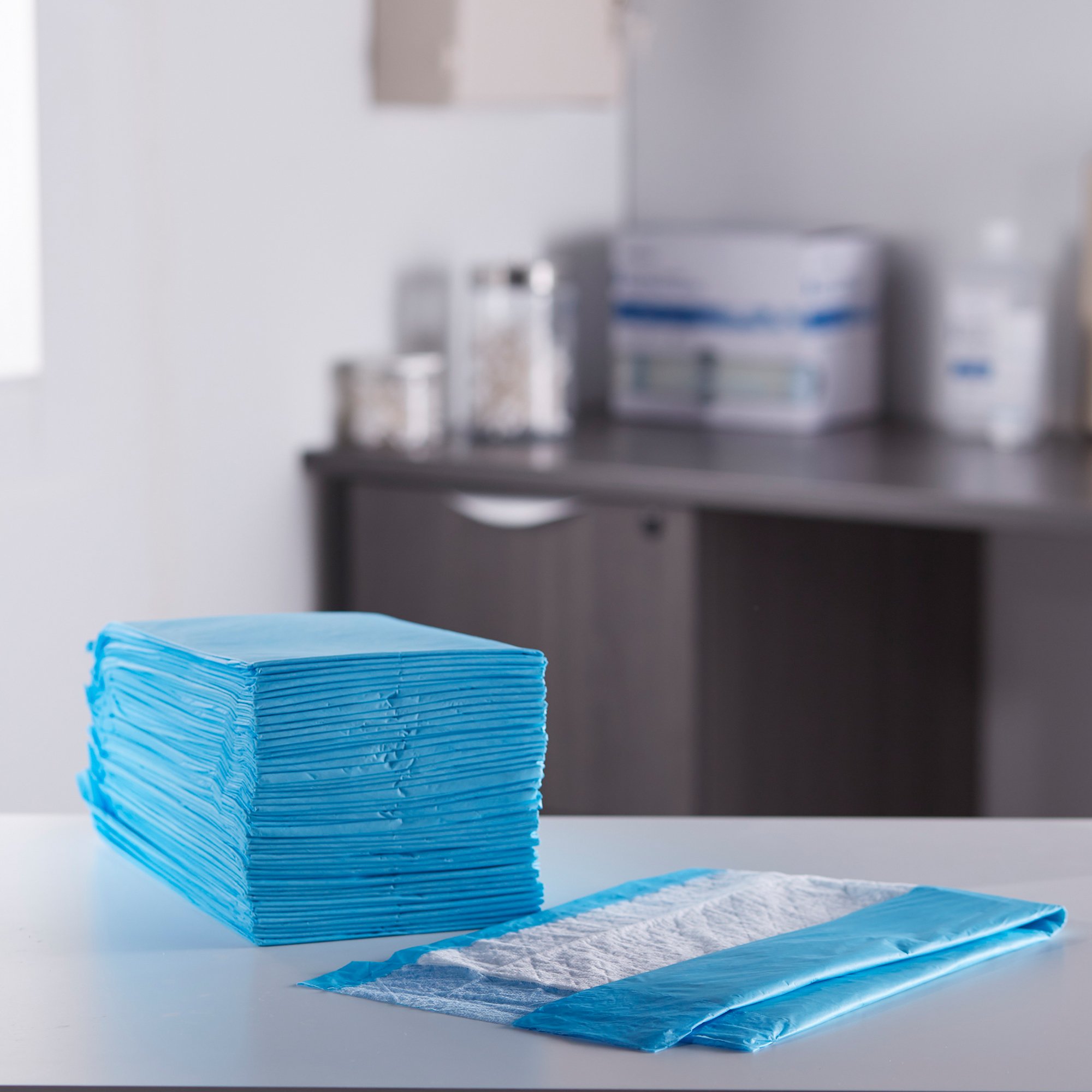 McKesson Nonsterile Blue Procedure Underpad, 17 x 24 Inch - Image 7