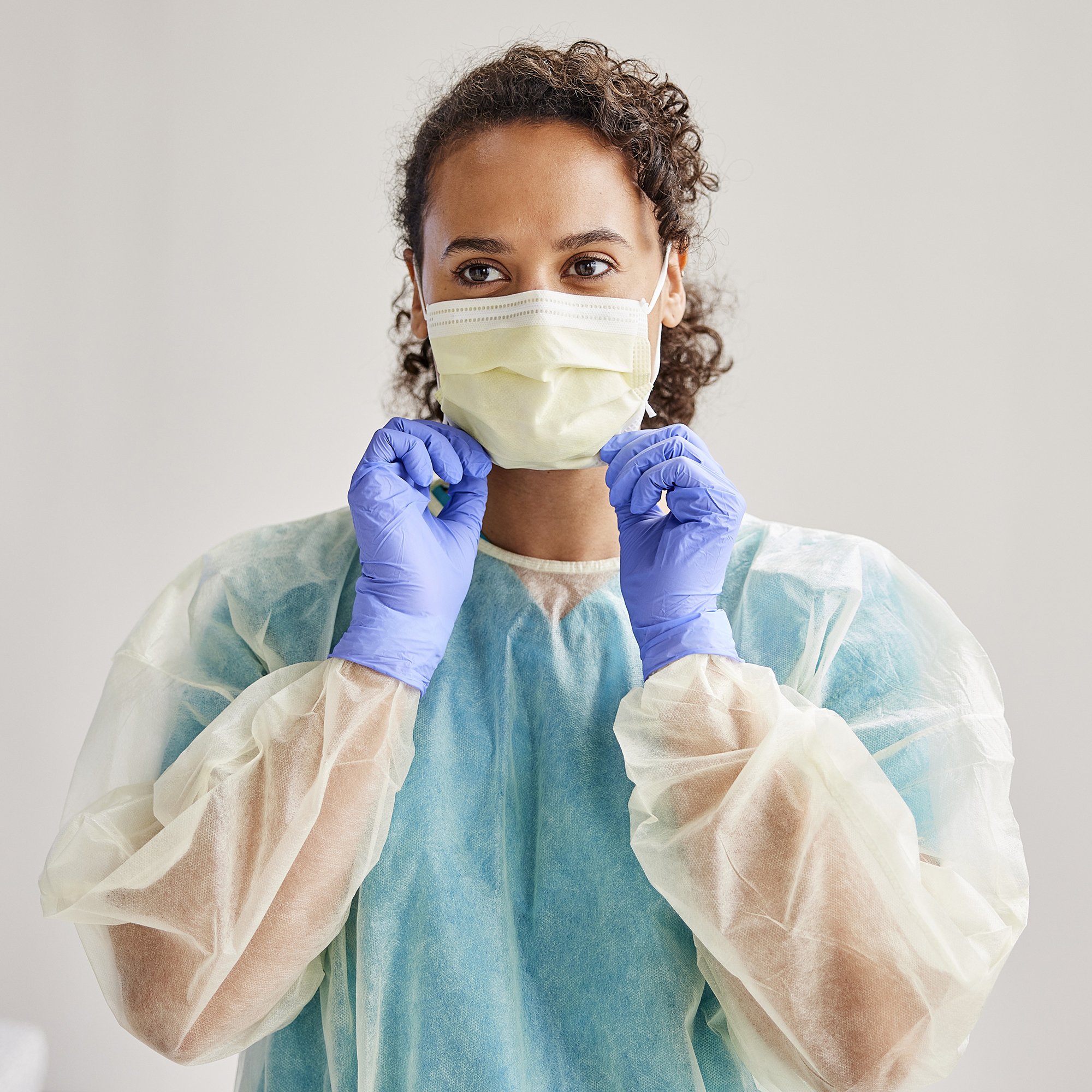 Cardinal Health™ Isolation Gown - Image 3