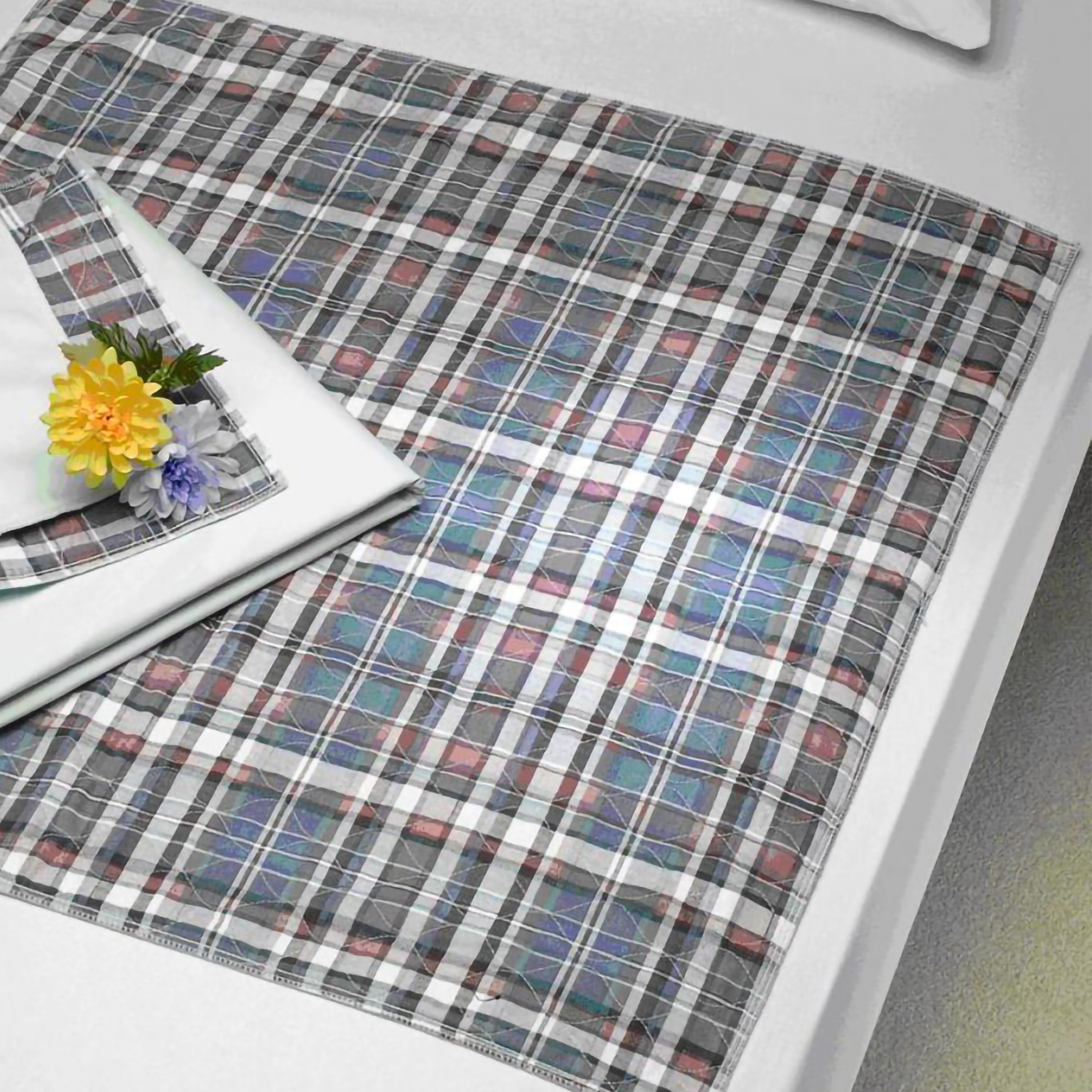 Beck's Classic Reusable Underpad, Green, 34 x 36 in. - Image 2