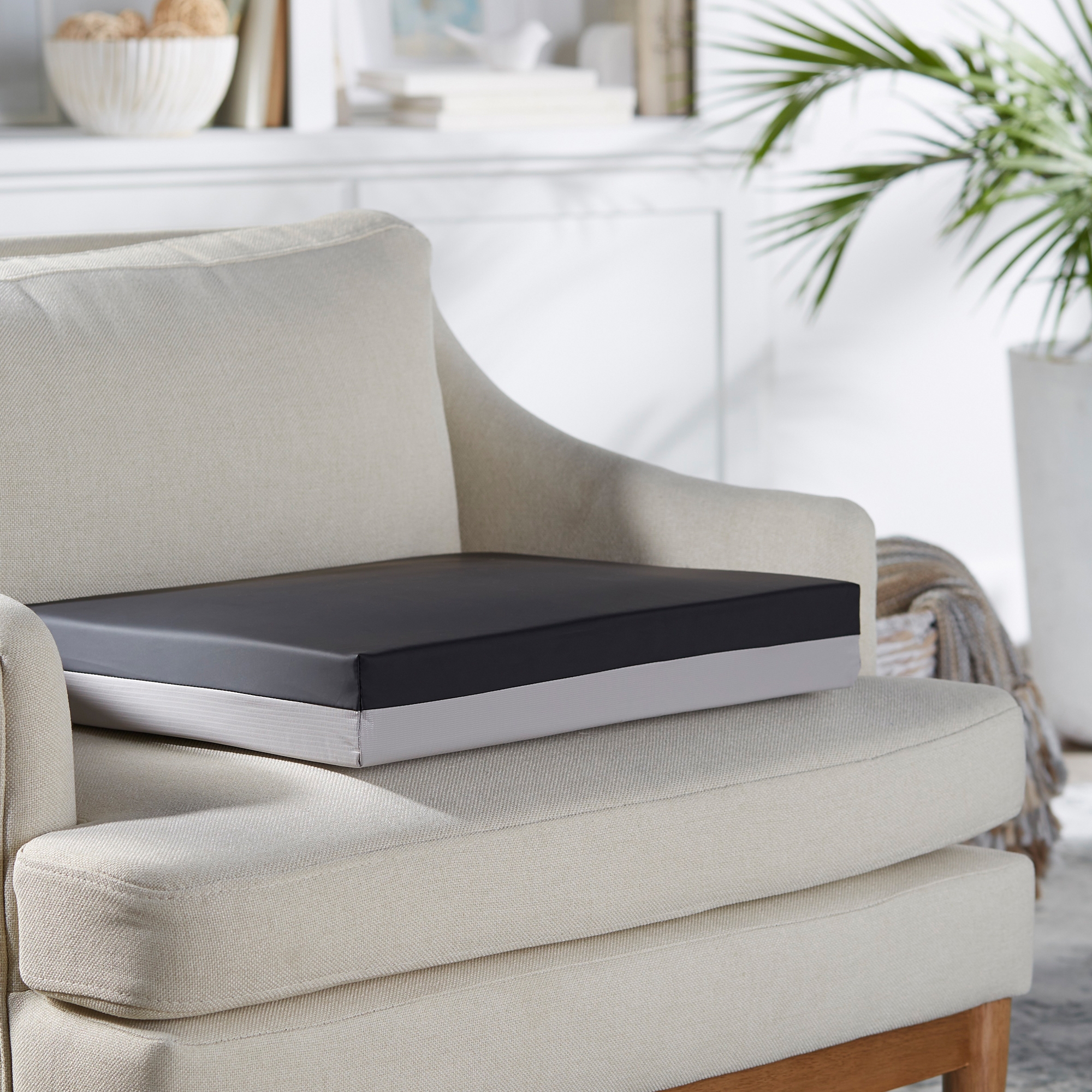 McKesson Gel Protekt Seat Cushion, 18 x 16 x 3 Inch - Image 10