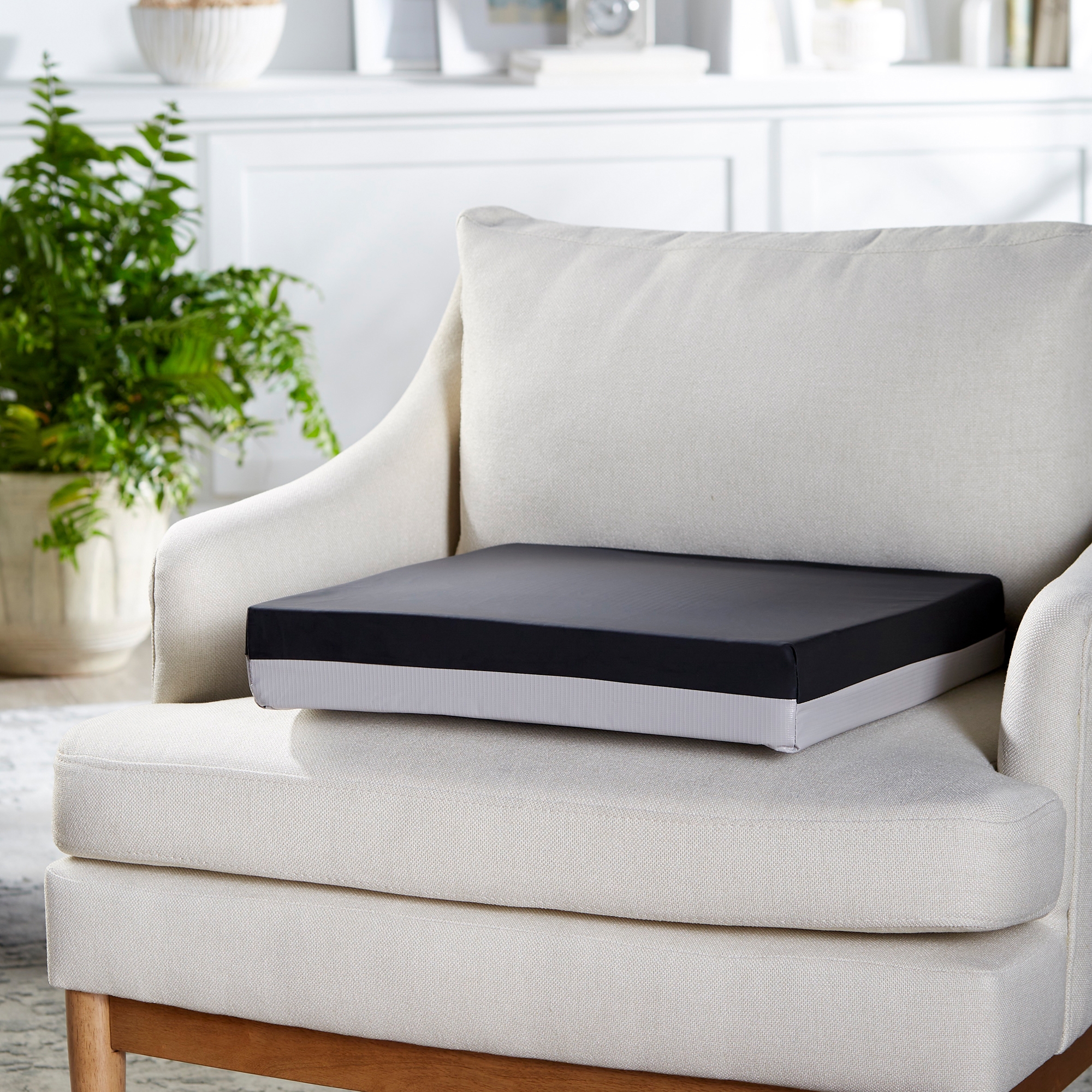 McKesson Molded Foam Seat Cushion, 18 x 18 x 3 Inch - Image 10